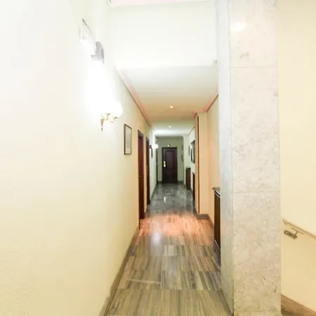 Otel Castellano Centro 2*