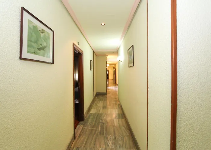 酒店 Castellano Centro 2*