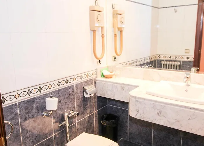 Ξενοδοχείο Castellano Centro 2*